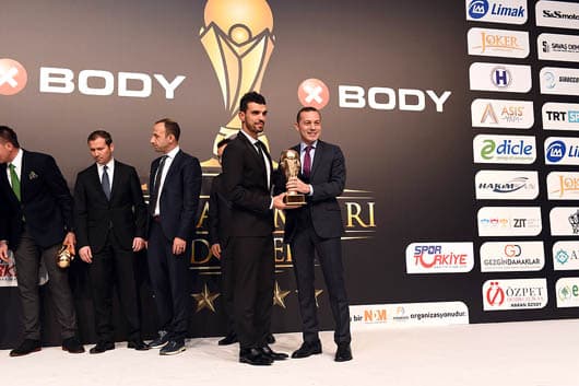 Kenan Sofuoğlu "Yılın sporcusu" ödülünü aldı