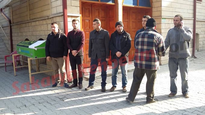 Geyve cinayeti kurbanı toprağa verildi