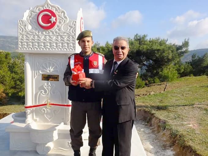 Şehit oğlu adına Kocaseyit Anıtı'na çeşme yaptırdı