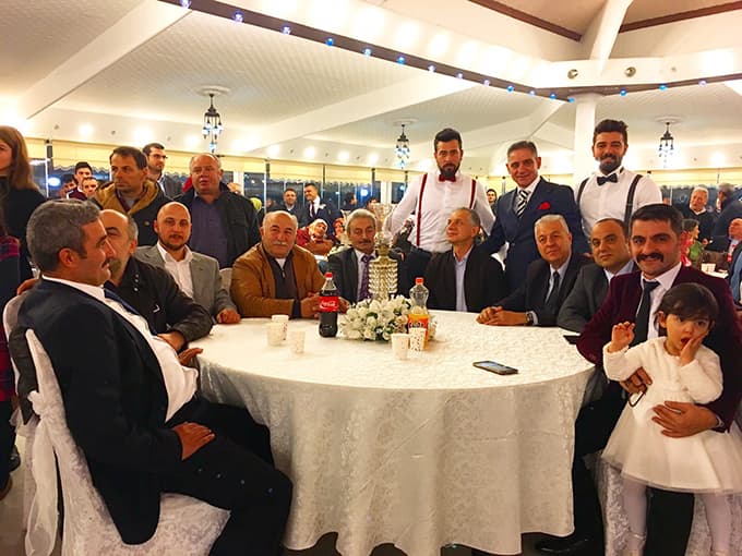 Siyasiler bu düğünde buluştu