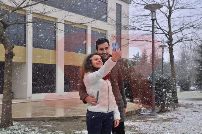 Şehir merkezine ilk kar düştü