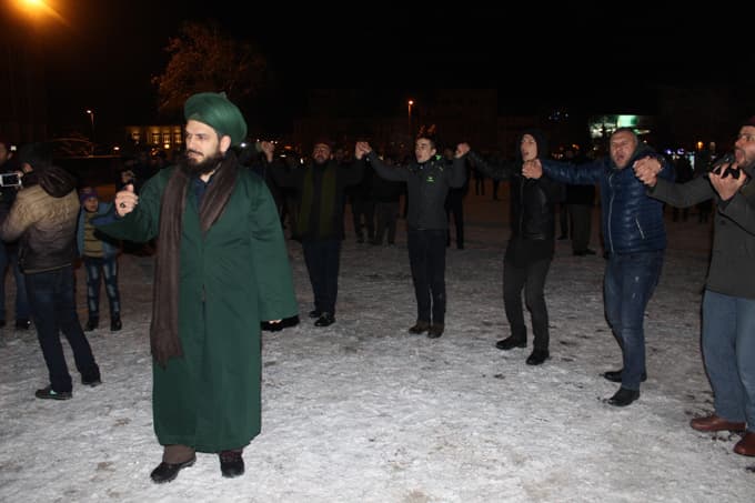 Yeni yıla zikir çekerek girdiler