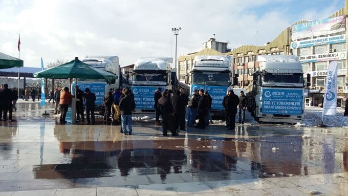 Yardım tırları dualarla uğurlandı