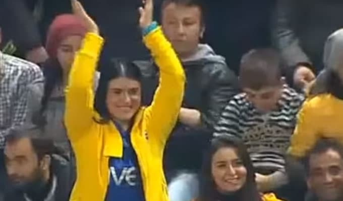 Salon Turnuvası'nda seyirciler tribünleri salladı 