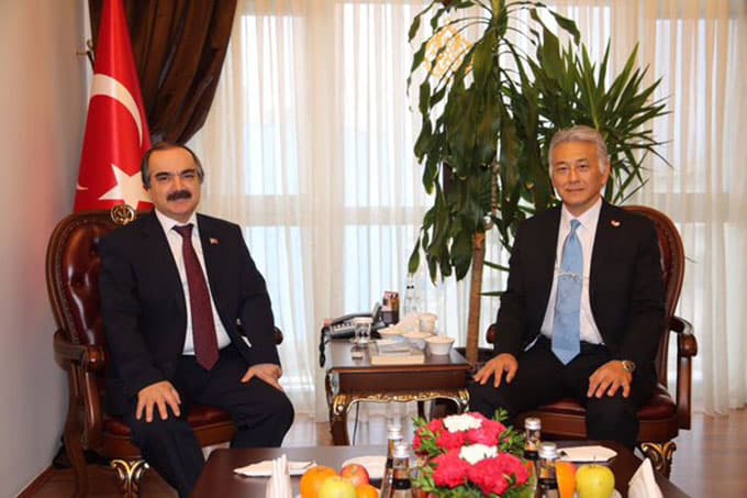 Toyota Türkiye'nin yeni CEO'sundan ilk ziyaret Vali Coş'a