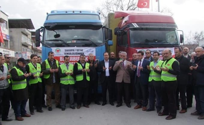 Geyve'den Bayır Bucak'a yardımeli uzandı