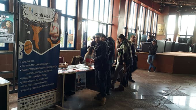 Üniversitedeki stand büyük ilgi gördü