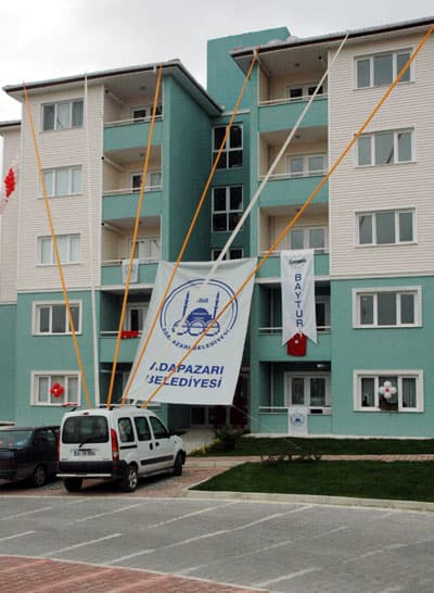 İdeal Kent'i Gezen Bakan Yazıcı, Evleri Çok Beğendi