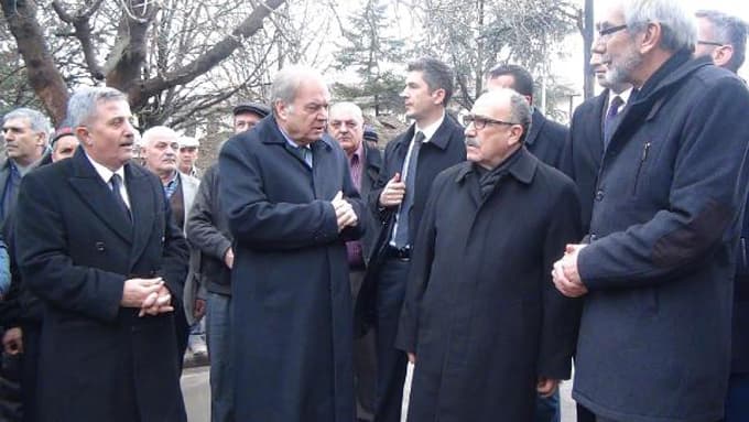 Beşir Atalay Taraklı'da cenaze törenine katıldı