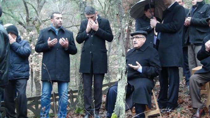 Beşir Atalay Taraklı'da cenaze törenine katıldı