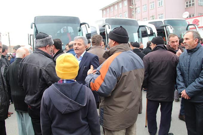 Ferizli'de Ümreciler dualarla uğurlandı