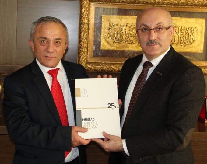 MÜSİAD Şubesi'nden Hendek çıkarması