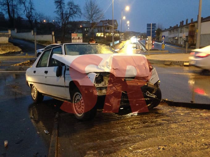 Yine o kavşak, yine kaza...
