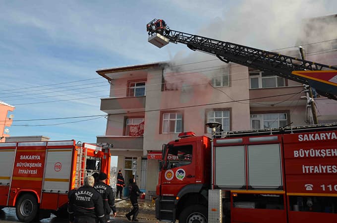 Karapürçek'te yangın paniği