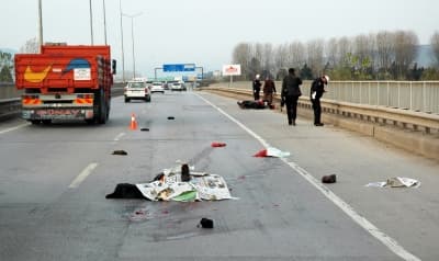 Tırın Altında Kalarak Can Verdi
