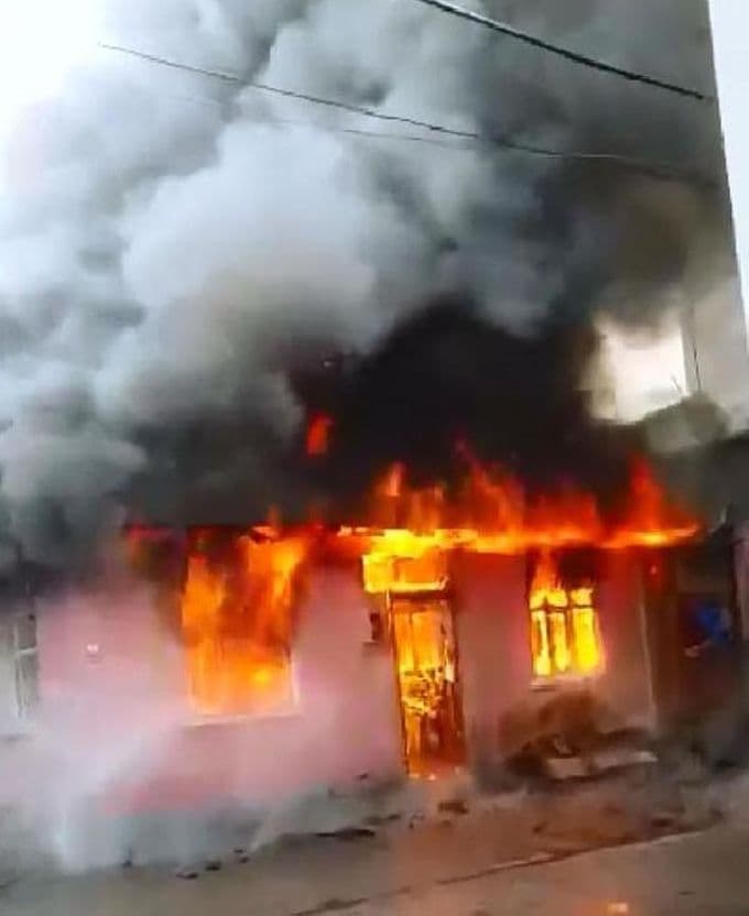 Tek katlı ev alevlere teslim