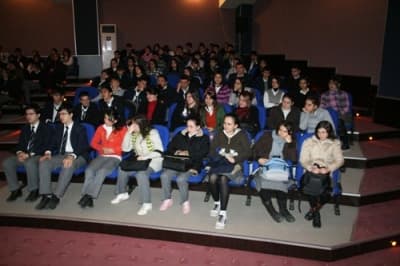 Emniyet Müdürlüğü'nden Öğrencilere Uyuşturucu Semineri