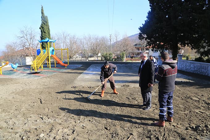 Başkan Yılmazer park çalışmasını yerinde inceledi 