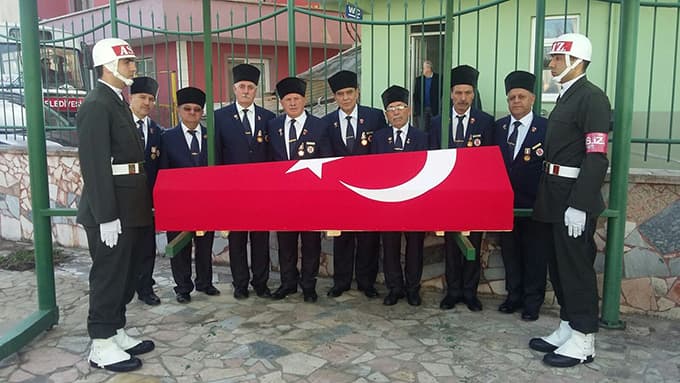 Kıbrıs Gazisi askeri törenle son yolculuğuna uğurlandı