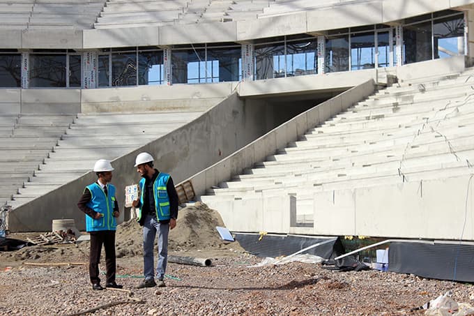 Sakaryaspor'un yeni stadı hızla yükseliyor