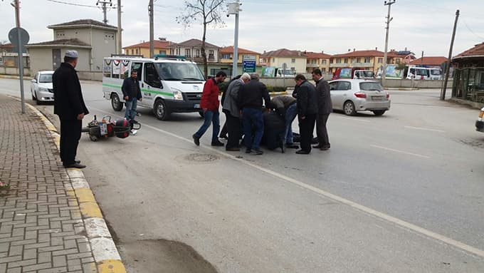 Otomobil motosiklete çarptı: 1 yaralı