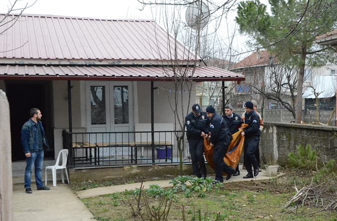 Evde uyuşturucu alemi kötü bitti