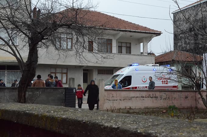 Evde uyuşturucu alemi kötü bitti