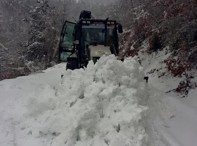 Belediye ekiplerinden koru boğazı operasyonu