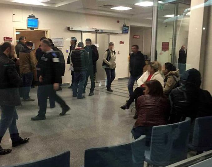 Karasu'da eğlence mekanlarına baskın