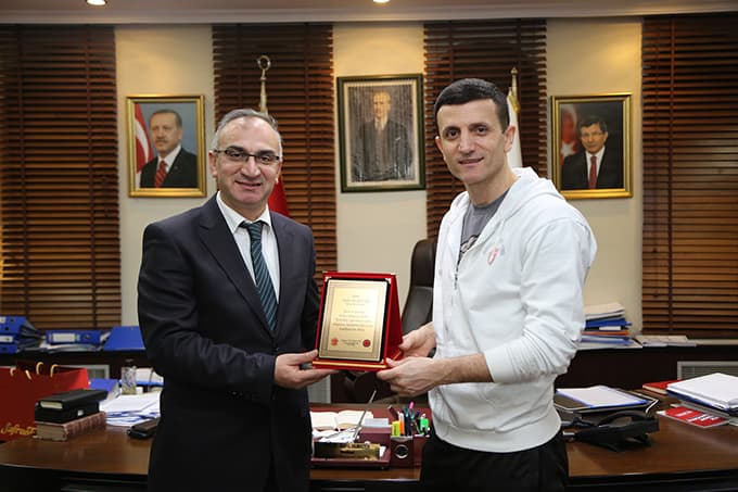 Sapancalı Kick Boks sporcuları, başkan Yılmazer'in misafiri oldular