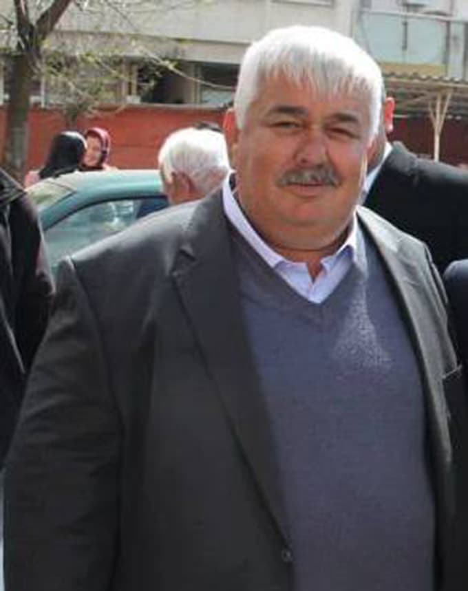 Akyazı Ömerciler Mahallesi Muhtarı Zeki Rençber hayatını kaybetti.