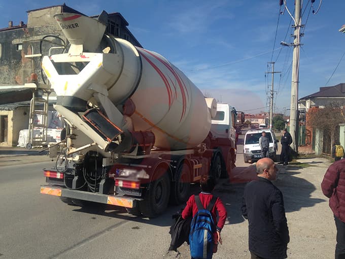 Beton mikseri bisikletliyi ezdi