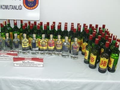 Karasu'da 275 Şişe Kaçak İçki Ele Geçirildi