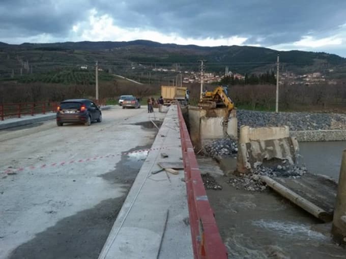 Eski Doğantepe Köprüsü yıkıldı