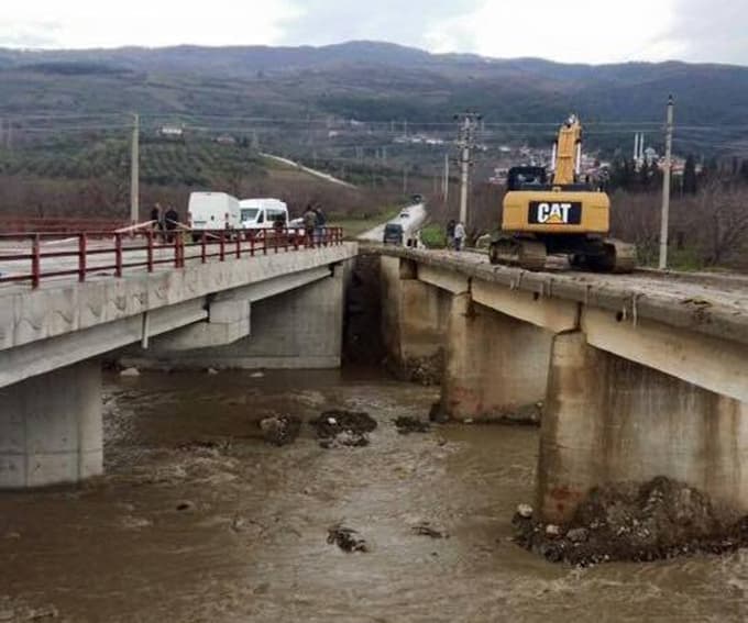 Eski Doğantepe Köprüsü yıkıldı