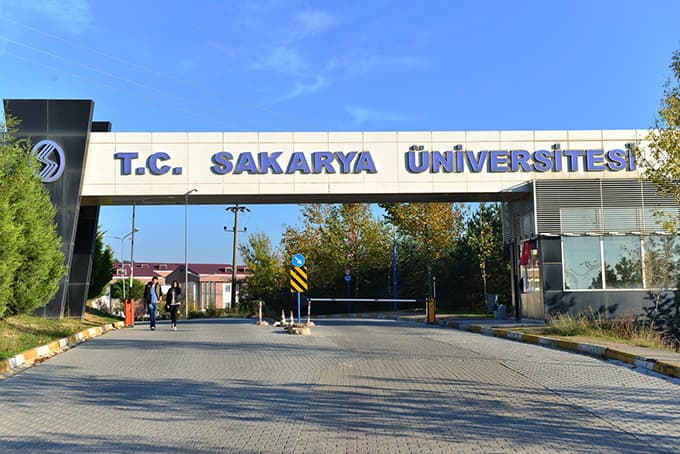 SAÜ'de akreditasyon olan bölüm sayısı 40'a yaklaştı