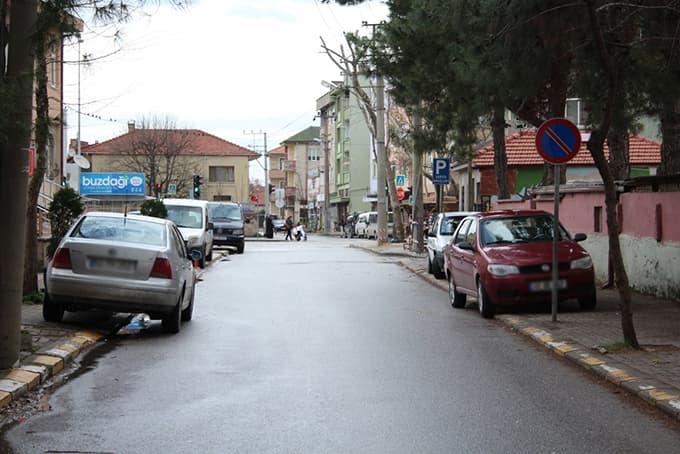 Sokaktaki tezatlık dikkat çekti
