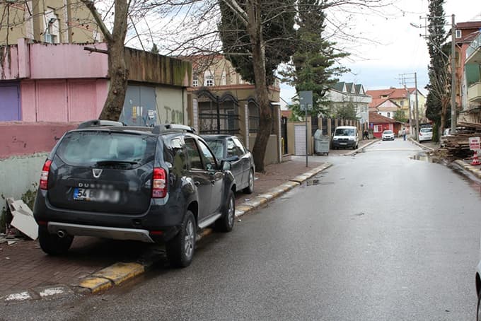 Sokaktaki tezatlık dikkat çekti