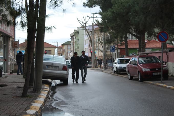 Sokaktaki tezatlık dikkat çekti