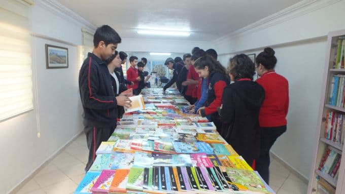 TÜBİTAK Kitap Fuarı Ada Şafak Koleji'nde