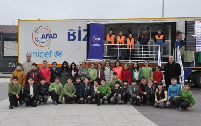 Öğrenciler depremi, yaşayarak öğreniyor