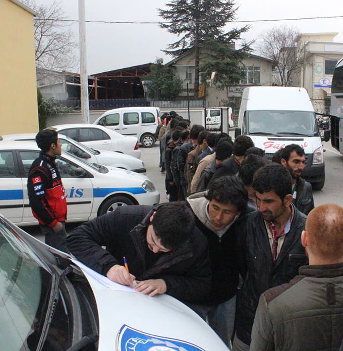 73 kaçağın umut yolculuğu Sakarya'da son buldu