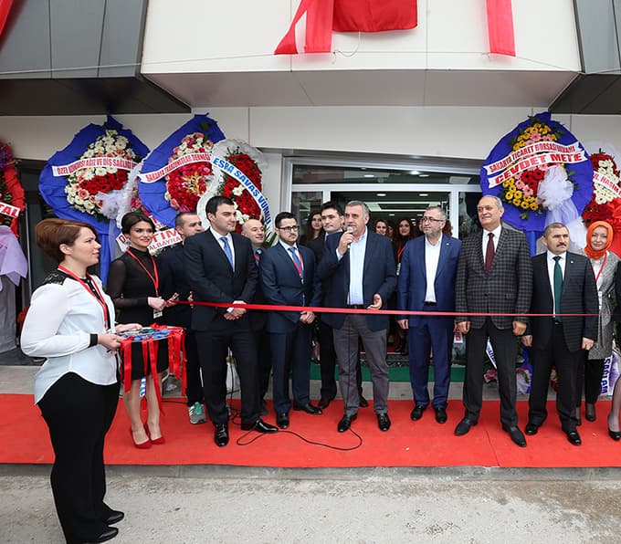 Toçoğlu Ev Diş Polikliniği açılışına katıldı 