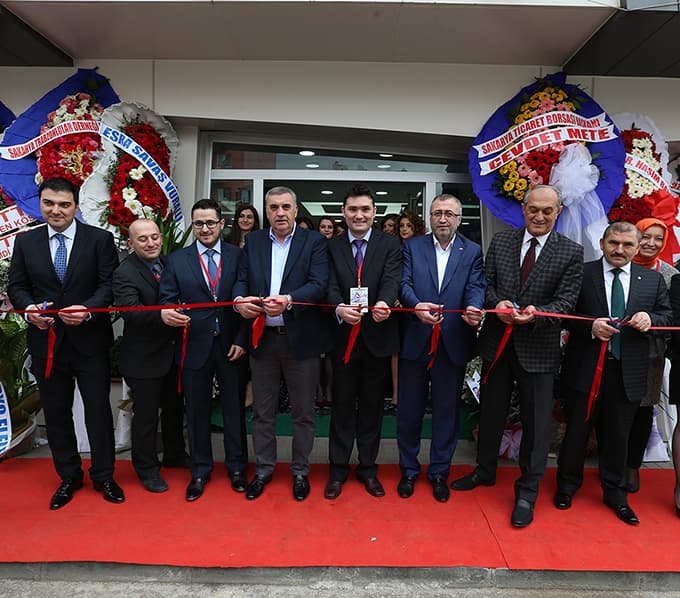 Toçoğlu Ev Diş Polikliniği açılışına katıldı 