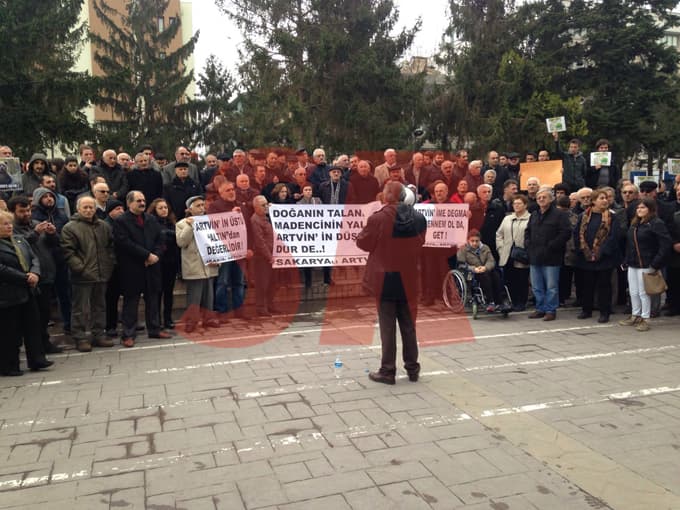 Sakaryalı Artvinliler'den Cerattepe eylemi