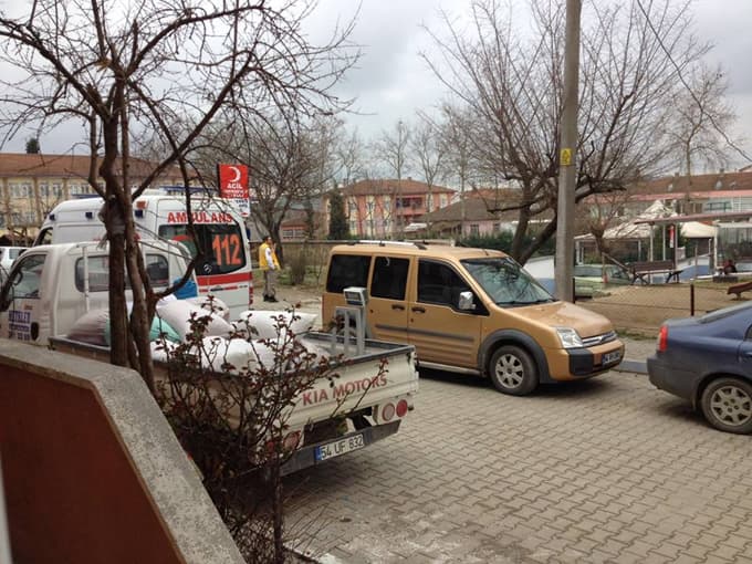 Hatalı park yüzünden ambulans acile  ulaşamadı