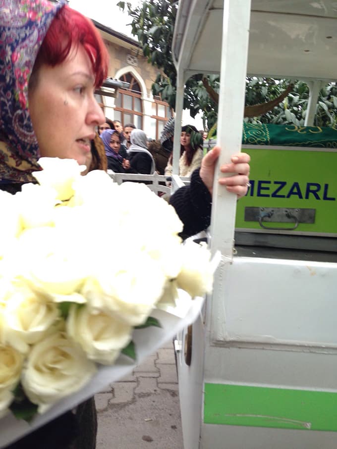 Can Aytuğ, son yolculuğuna güllerle uğurlandı