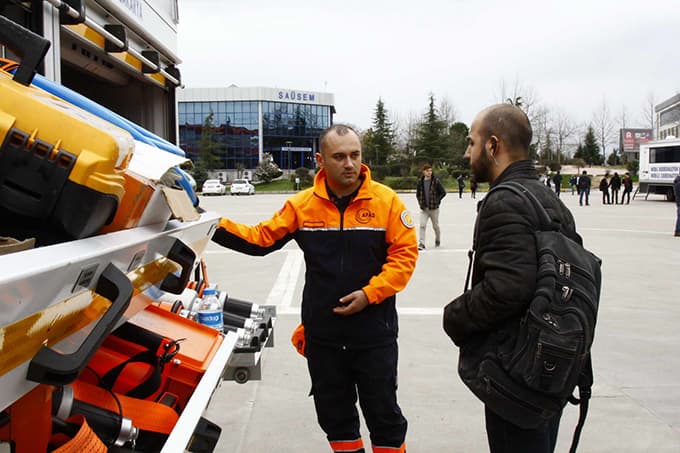 SAÜ'lü öğrenciler deprem deneyimi yaşadı