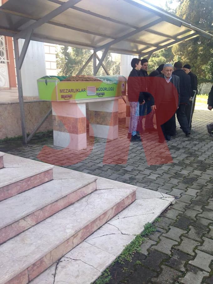 Duvağıyla son yolculuğuna uğurlandı