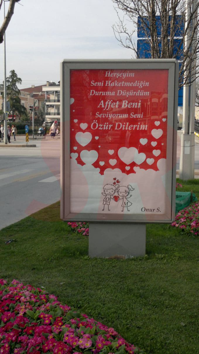 Sevgilisinden özür dilemek için bu yolu seçti